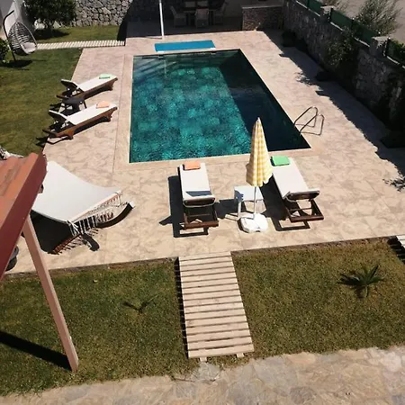Outstanding Duplex With Private Pool Winter Garden Terrace And Bbq In *